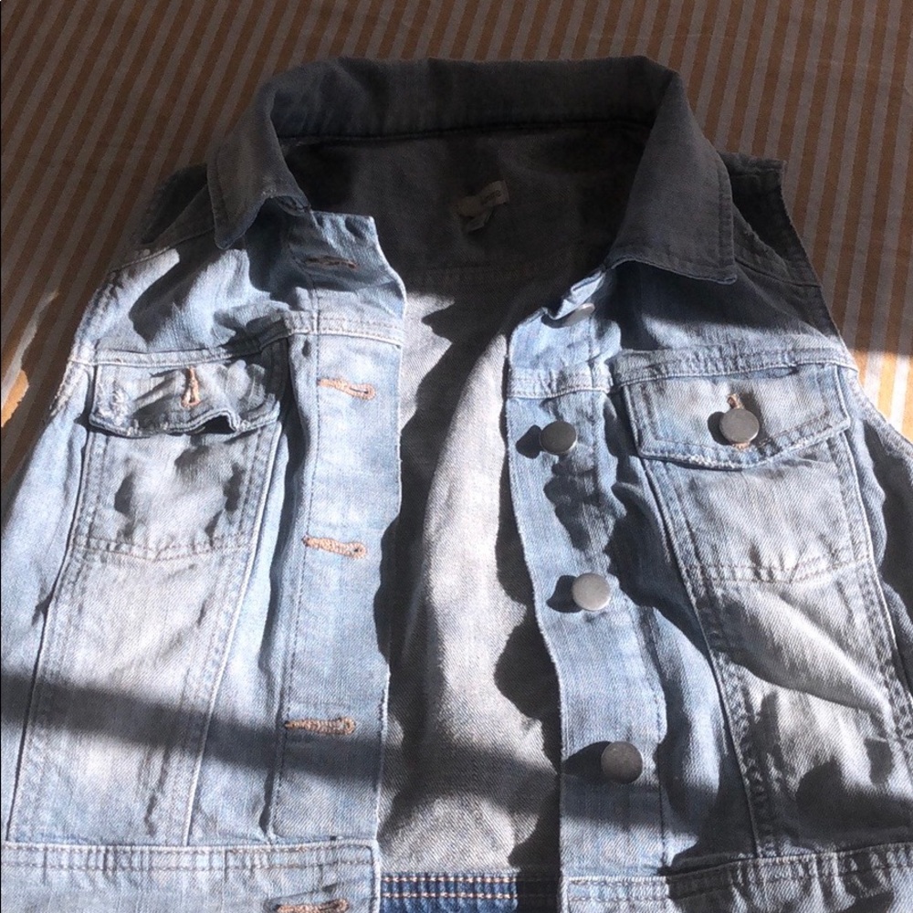 Denim vest light wash